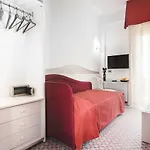 Hotel Caravelle