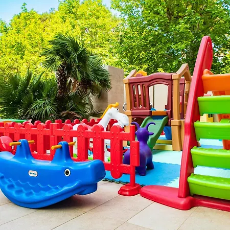 Caravelle فندق تْشيزيناتيكو